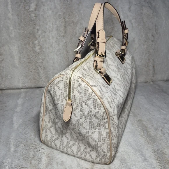 Michael Kors White and Tan Signature Satchel Purse Perfect For Everyday Styling - Picture 2 of 12